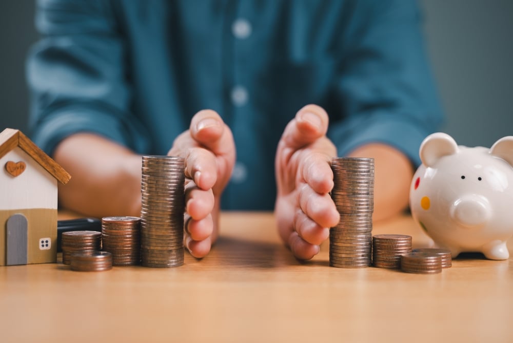 DivorceLawAndInheritanceSeparationConceptHandSeparateSavingMoney