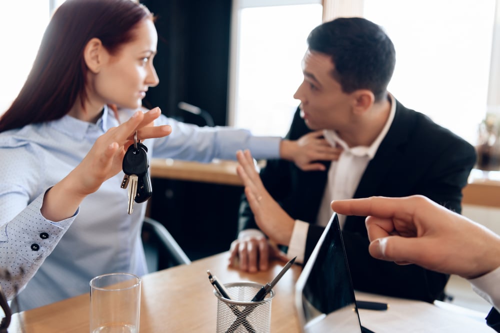 YoungCoupleSolvesIssueOfDivisionOfPropertyInAttorneys YoungCoupleSolvesIssueOfDivisionOfPropertyInAttorneys
