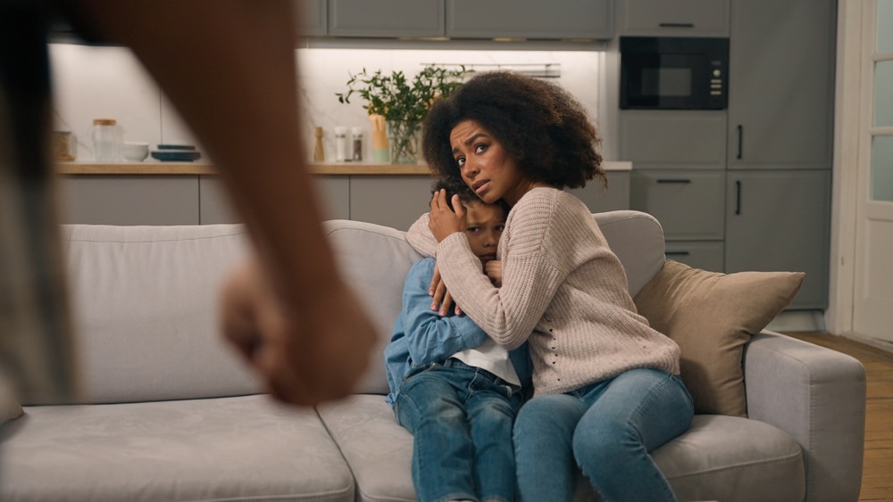 DomesticViolenceAfricanAmericanEthnicFamilyAggressiveManFatherThreaten DomesticViolenceAfricanAmericanEthnicFamilyAggressiveManFatherThreaten