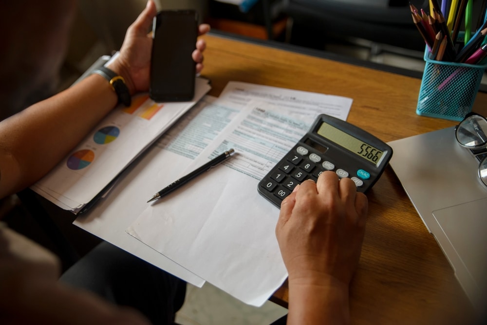 BusinessAndFinancialPlanningConceptFinancialAdvisorHandPlanningAnd